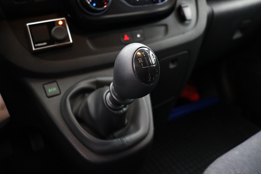 Opel Vivaro vaihtoauto