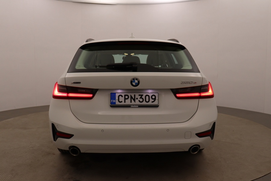 BMW 330 vaihtoauto