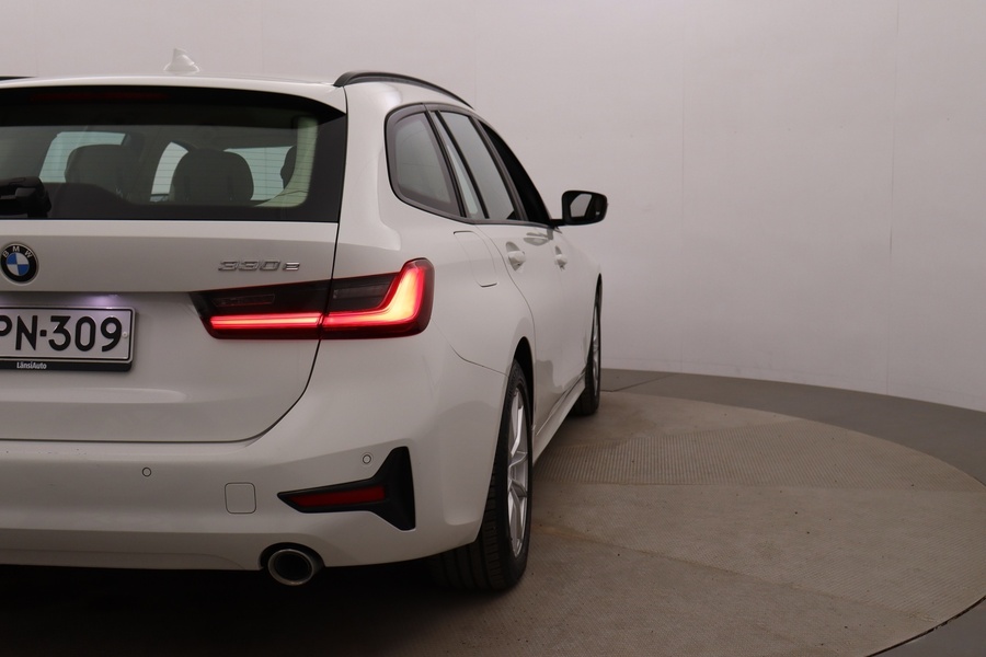 BMW 330 vaihtoauto