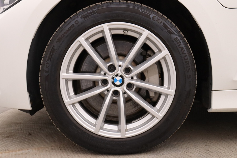 BMW 330 vaihtoauto