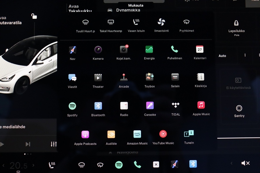Tesla Model 3 vaihtoauto