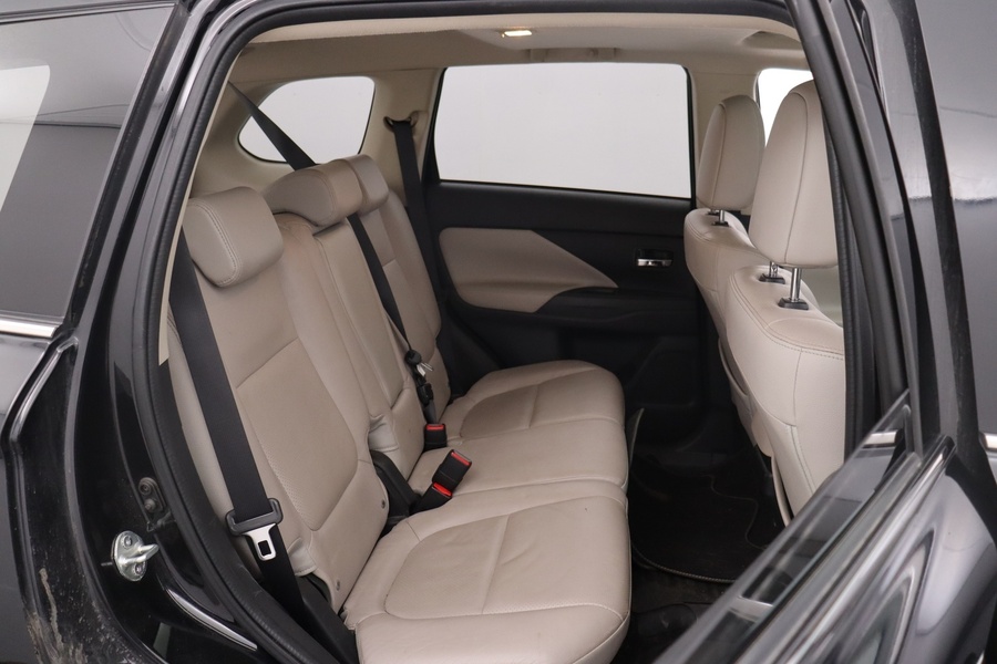 Mitsubishi Outlander PHEV vaihtoauto