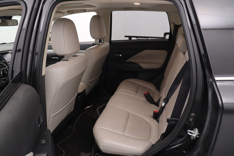 Mitsubishi Outlander PHEV vaihtoauto