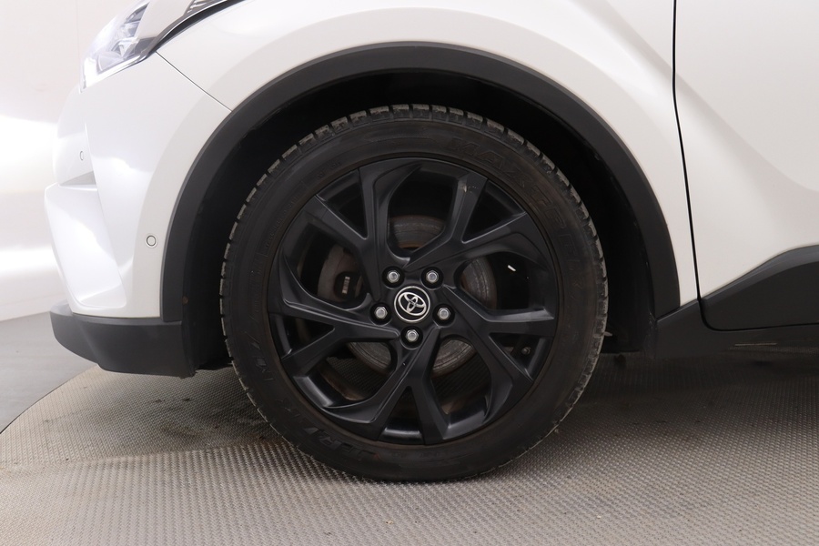 Toyota C-HR vaihtoauto
