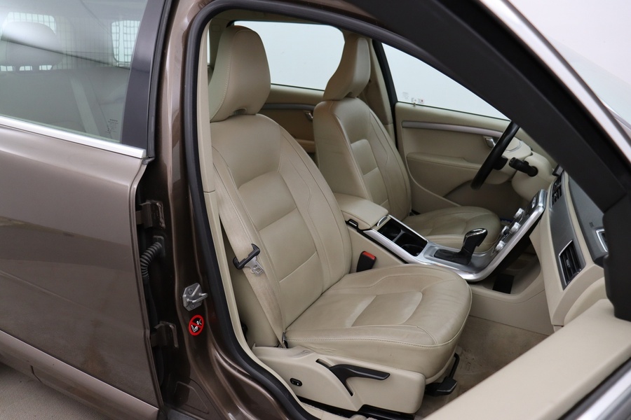 Volvo V70 vaihtoauto