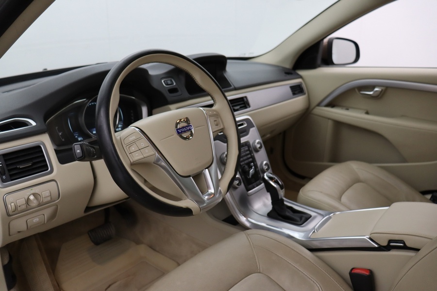Volvo V70 vaihtoauto