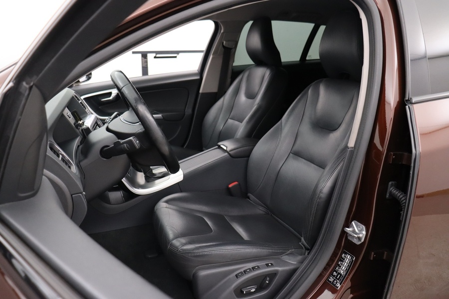 Volvo V60 Cross Country vaihtoauto