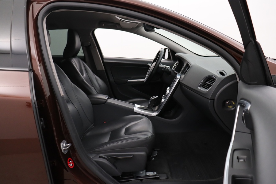 Volvo V60 Cross Country vaihtoauto