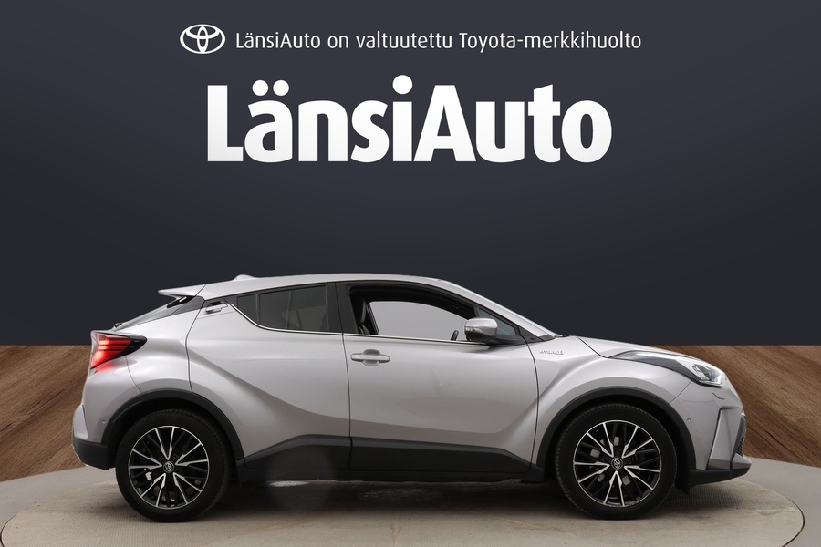 Toyota C-HR vaihtoauto