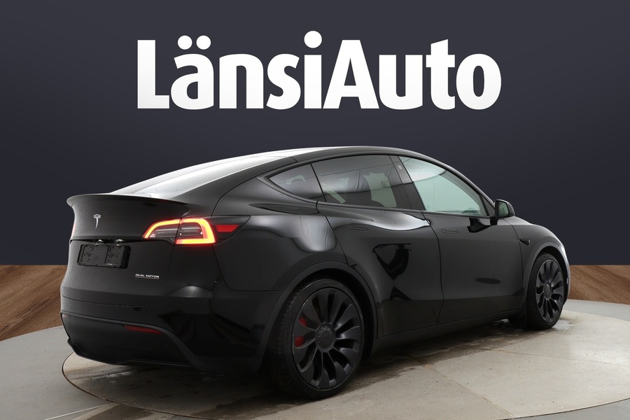 Tesla Model Y vaihtoauto