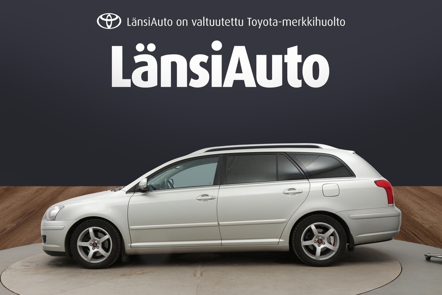 Toyota Avensis vaihtoauto