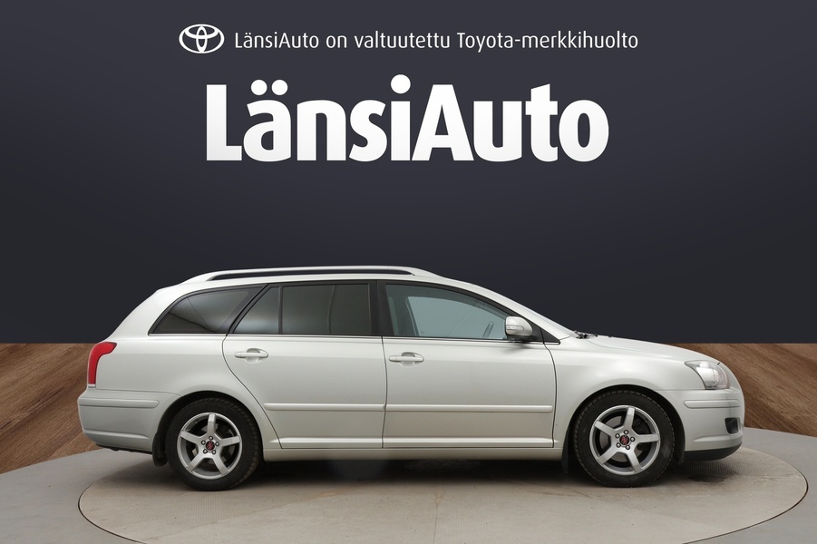 Toyota Avensis vaihtoauto