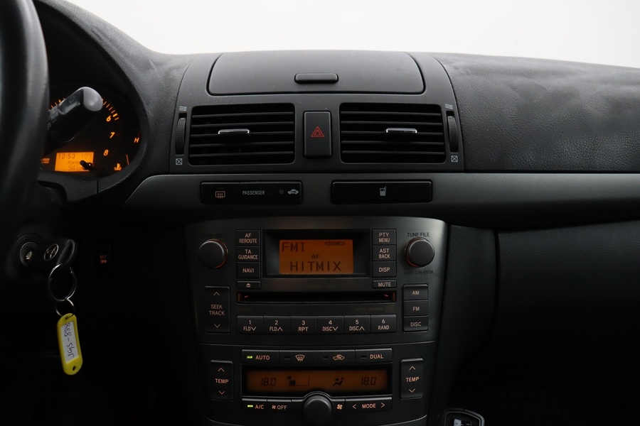 Toyota Avensis vaihtoauto