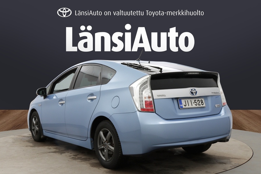 Toyota Prius Plug-in vaihtoauto