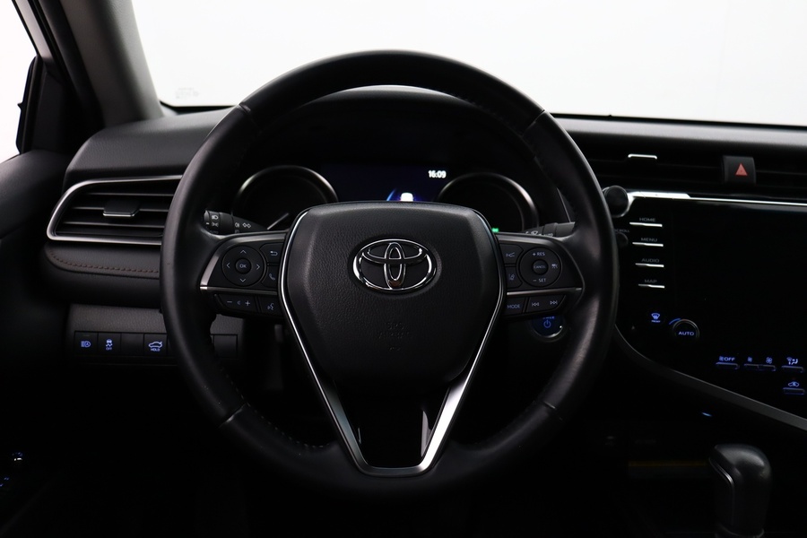 Toyota Camry vaihtoauto