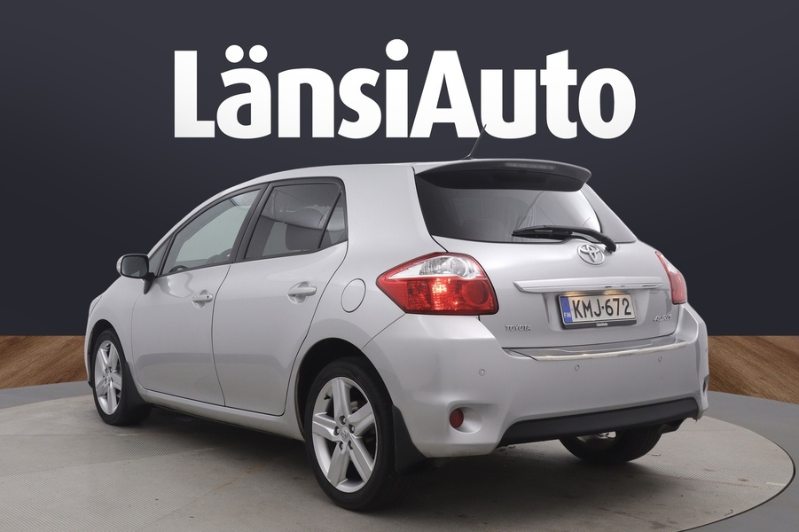 Toyota Auris vaihtoauto