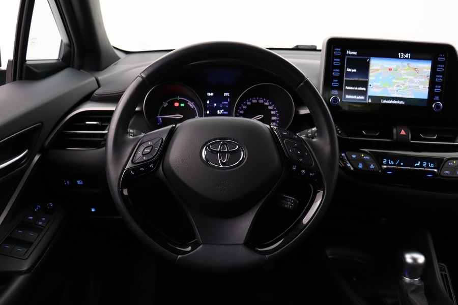 Toyota C-HR vaihtoauto