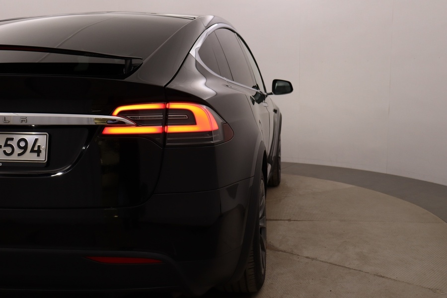 Tesla Model X vaihtoauto