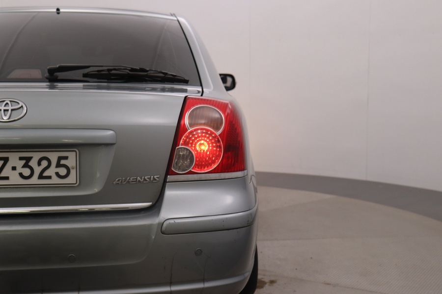 Toyota Avensis vaihtoauto