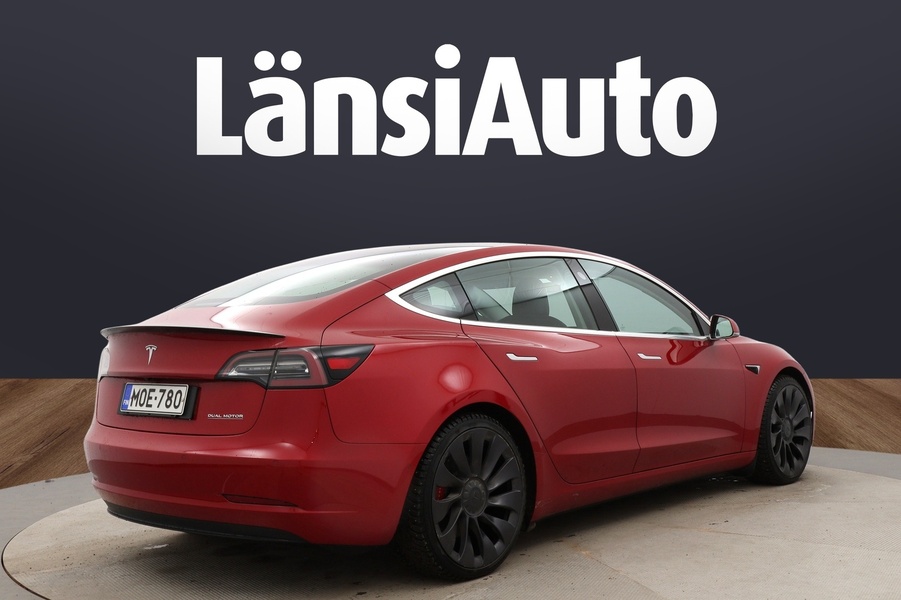 Tesla Model 3 vaihtoauto