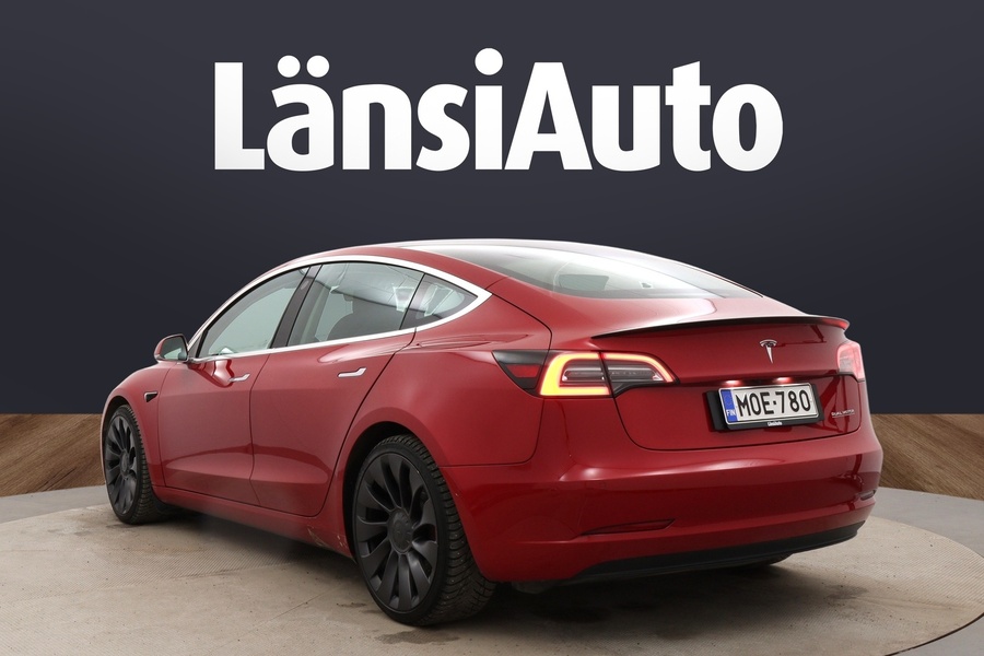 Tesla Model 3 vaihtoauto