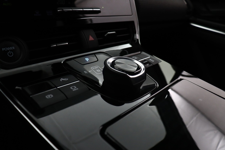 Toyota bZ4X vaihtoauto