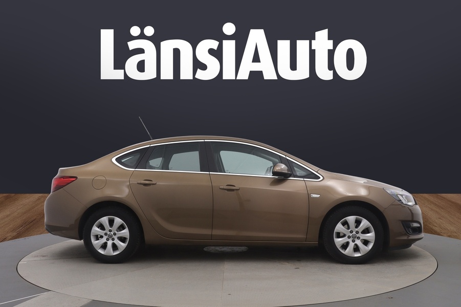 Opel Astra vaihtoauto