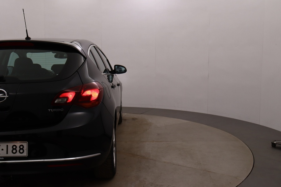 Opel Astra vaihtoauto