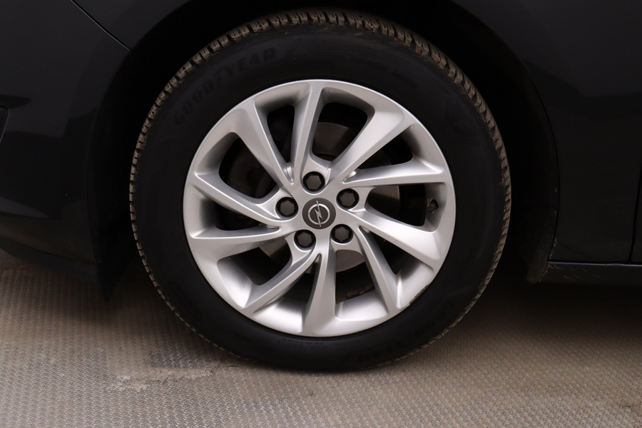 Opel Astra vaihtoauto