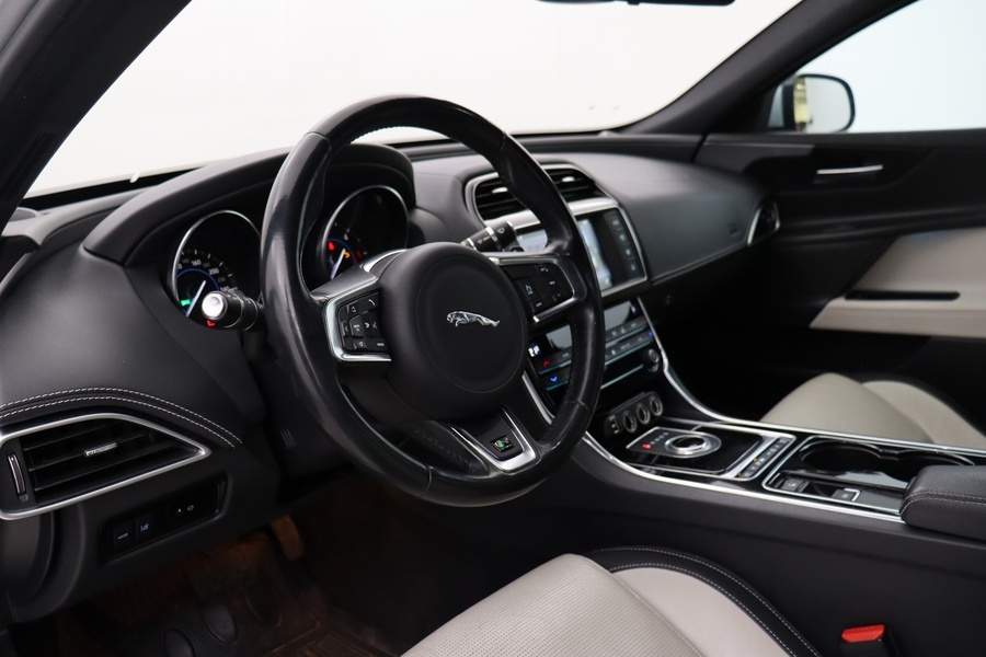 Jaguar XE vaihtoauto