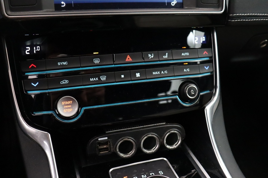 Jaguar XE vaihtoauto