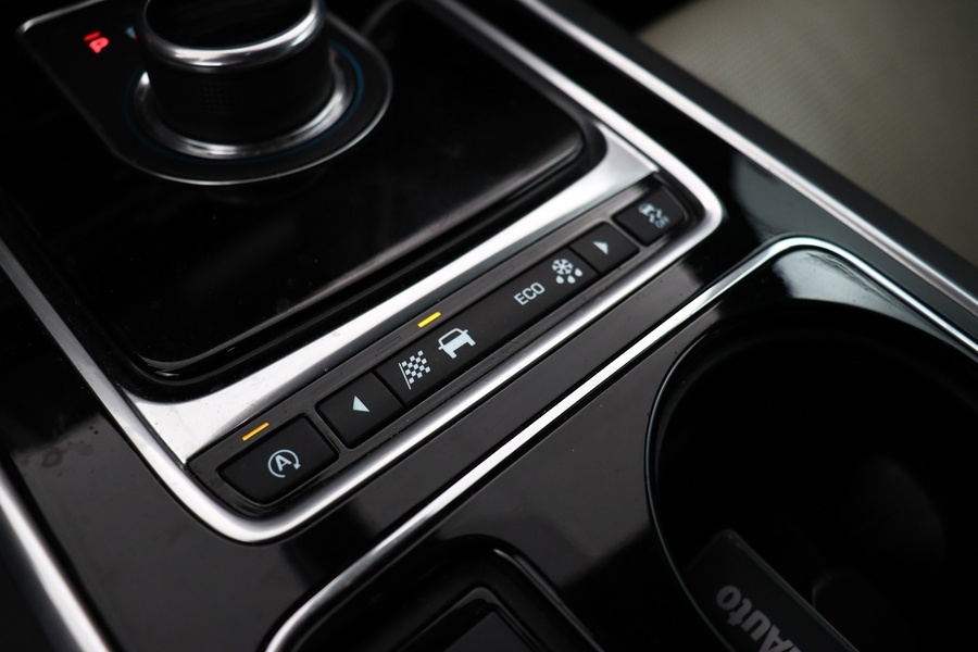 Jaguar XE vaihtoauto