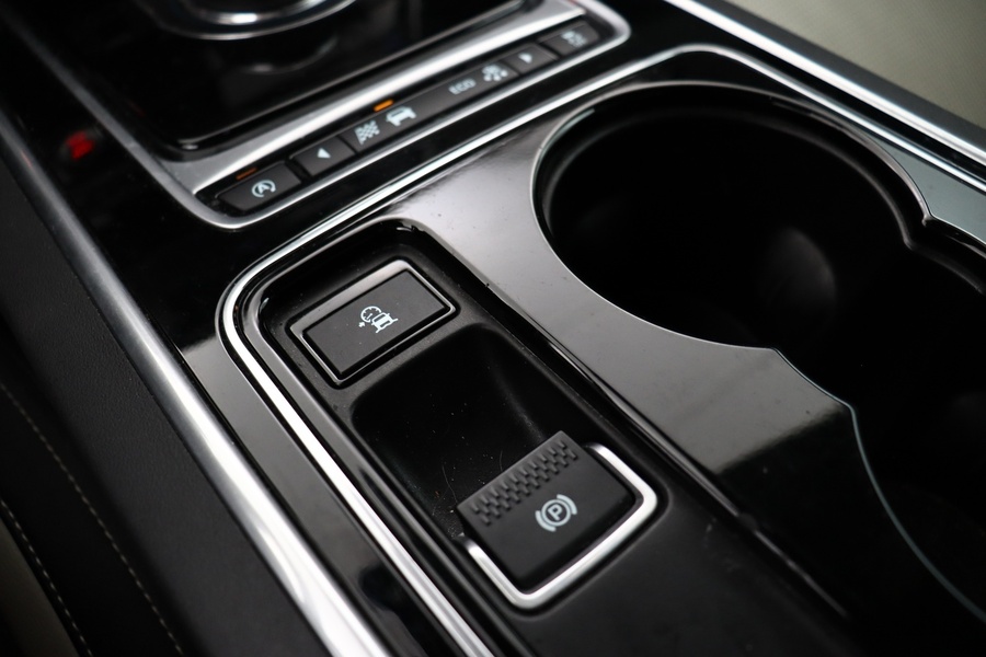 Jaguar XE vaihtoauto