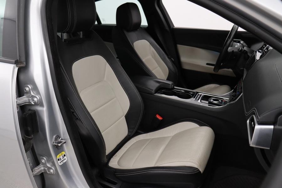 Jaguar XE vaihtoauto