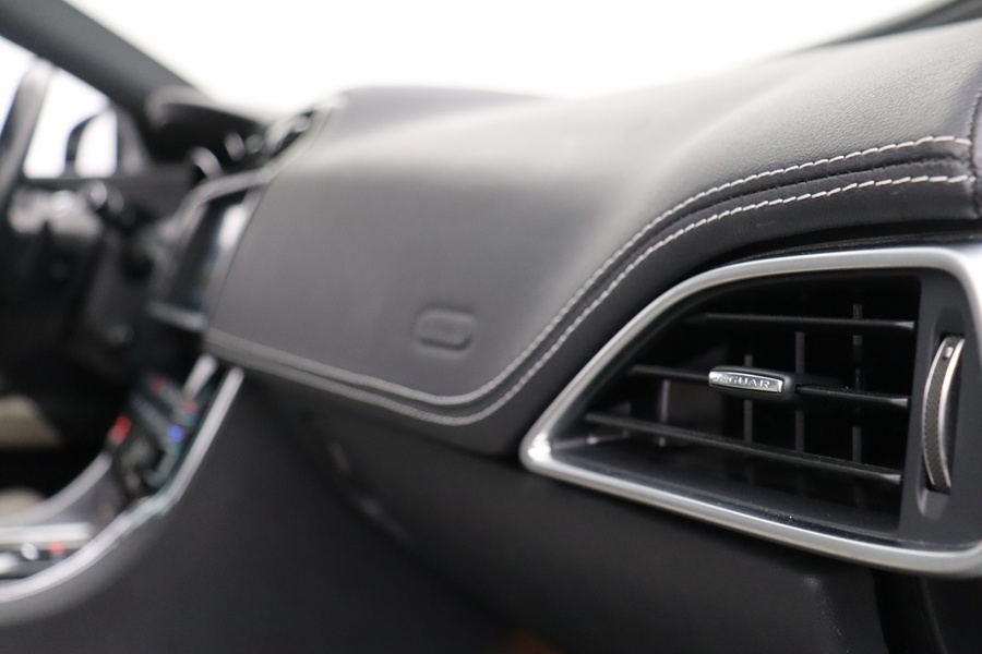 Jaguar XE vaihtoauto