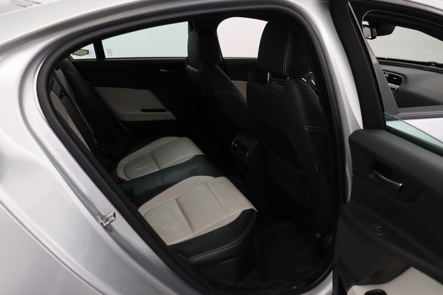 Jaguar XE vaihtoauto