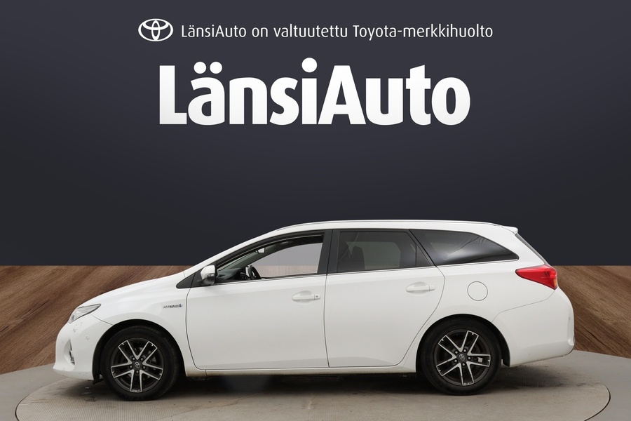 Toyota Auris vaihtoauto