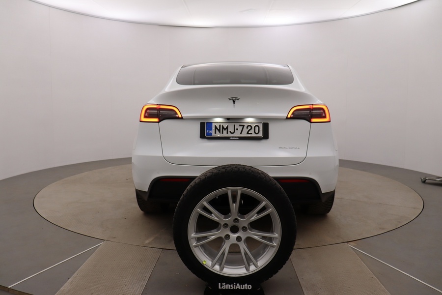 Tesla Model Y vaihtoauto
