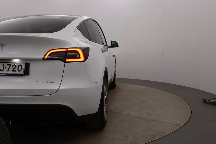 Tesla Model Y vaihtoauto