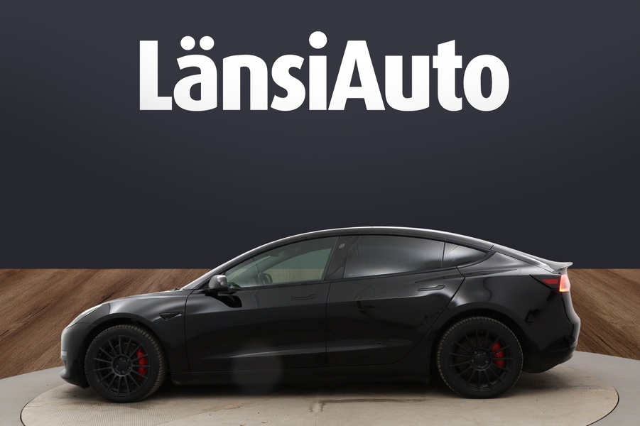 Tesla Model 3 vaihtoauto