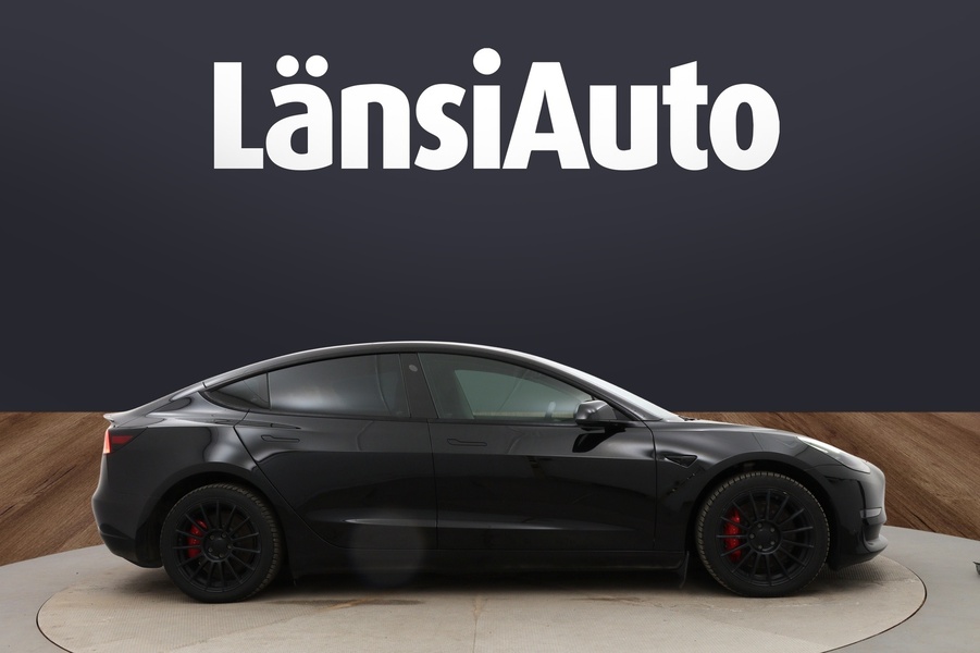 Tesla Model 3 vaihtoauto