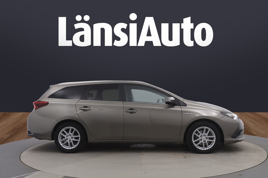 Toyota Auris vaihtoauto