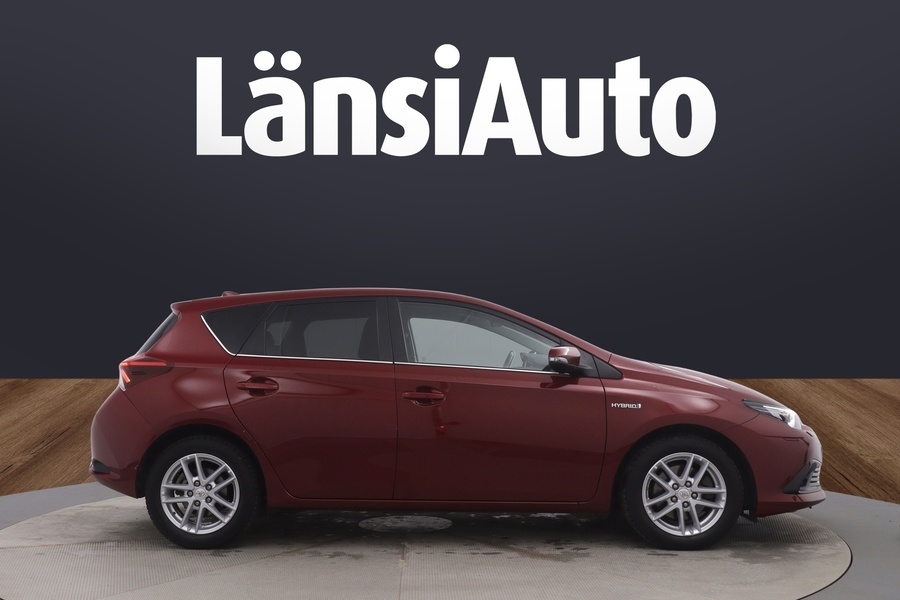 Toyota Auris vaihtoauto