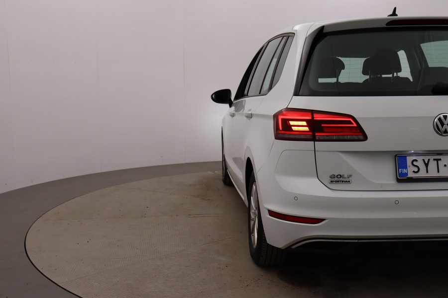 Volkswagen Golf Sportsvan vaihtoauto