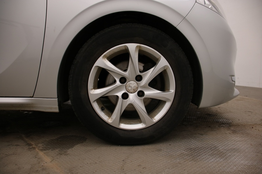 Peugeot 208 vaihtoauto