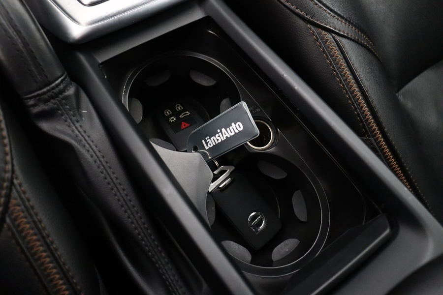 Volvo V40 Cross Country vaihtoauto