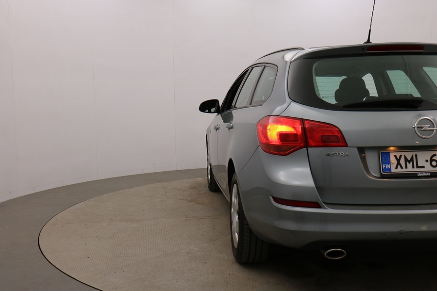 Opel Astra vaihtoauto