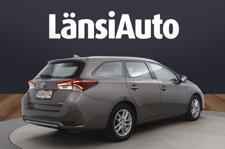 Toyota Auris vaihtoauto