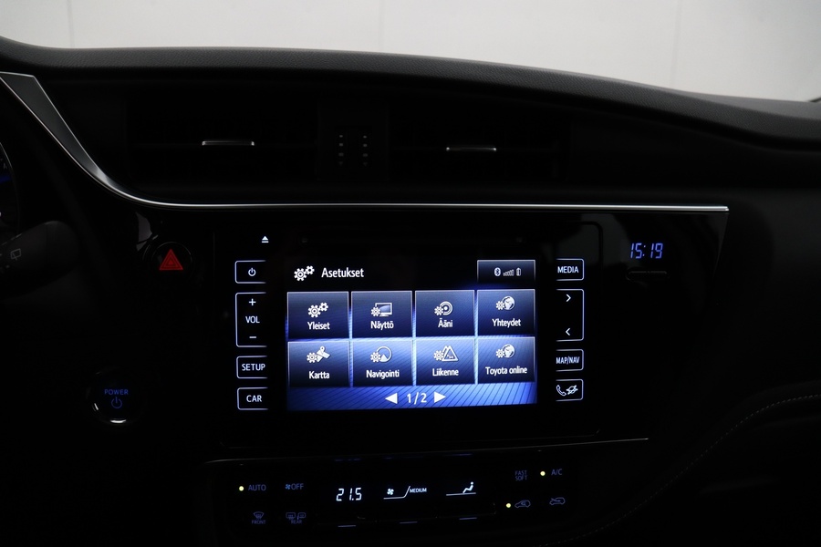 Toyota Auris vaihtoauto