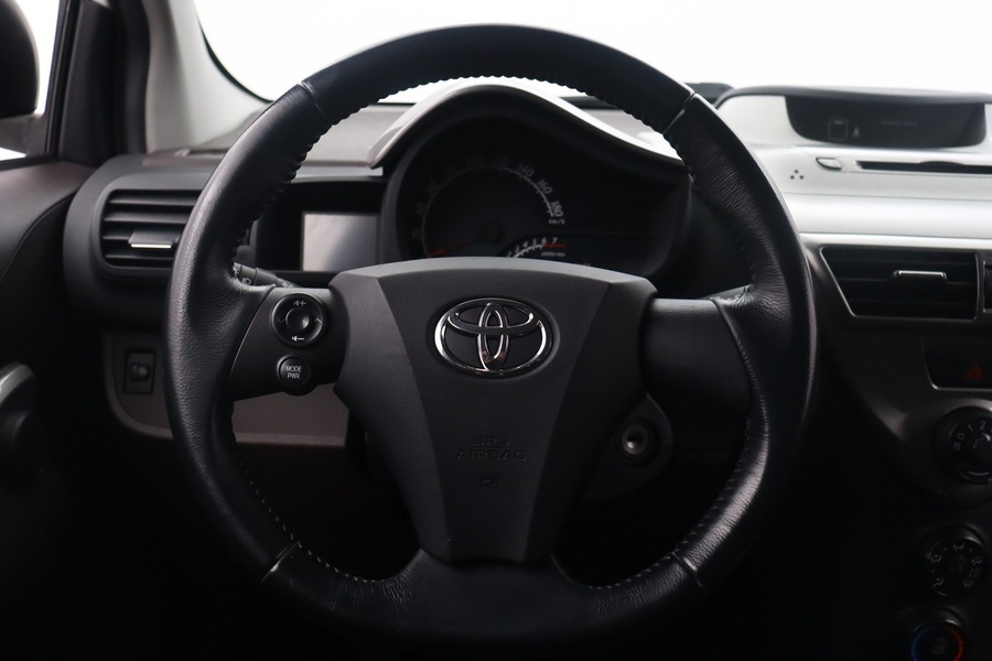 Toyota iQ vaihtoauto